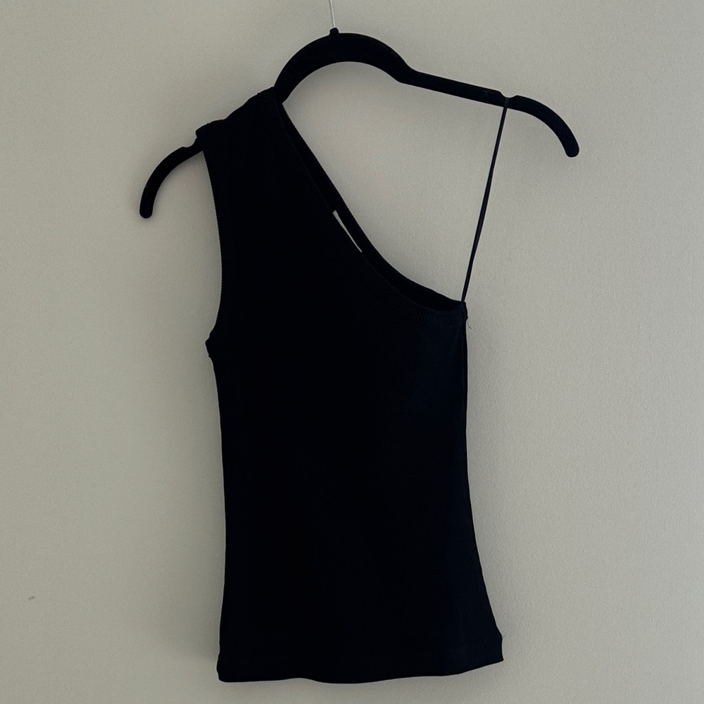 AGOLDE Yasmin Asymmetric One-Shoulder Black Tank Top - Picture 2 of 4